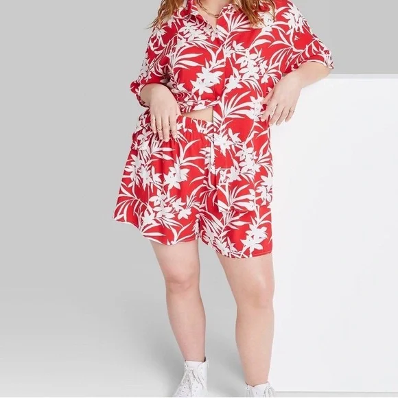 NEW PLUS SIZE Shorts - Picture 2 of 2